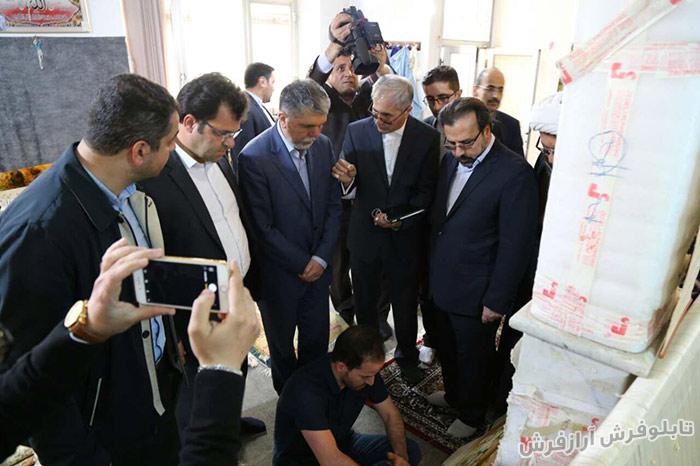 حضور وزیر فرهنگ و ارشاد اسلامی در کارگاه تولیدی تابلو فرش در سردرود