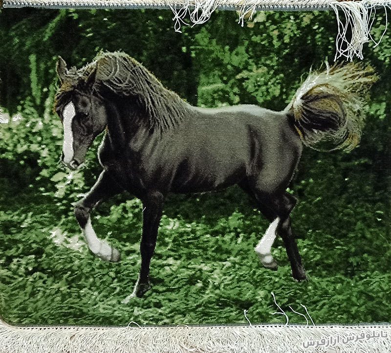 تابلو فرش دستبافت طرح اسب سیاه و زیبا کد 1225