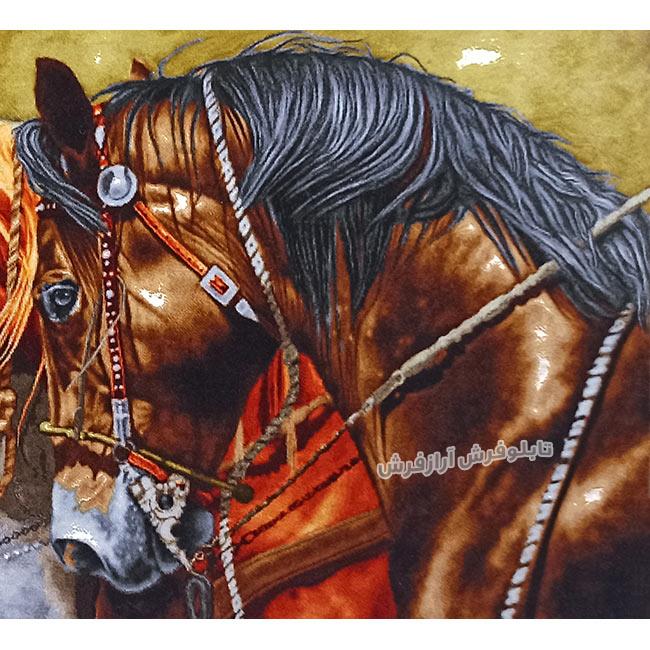 تابلو فرش دستباف طرح کله اسب سه اسب از نمای نزدیک - 1