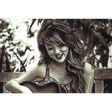 تابلو فرش دستباف طرح دختر گیتار زن (خودرنگ) از نمای نزدیک - 1