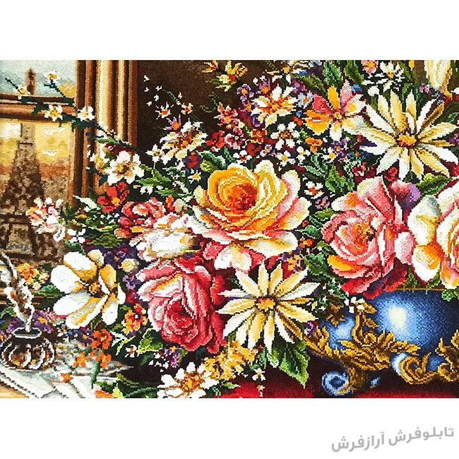 تابلو فرش دستباف طرح گلدان گل رز از نمای نزدیک - 1